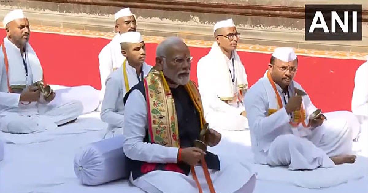 Maharashtra: PM Modi offers prayers at Shree Kalaram Mandir in Nashik
